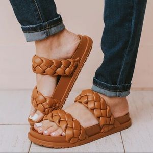 Quips Albina braided sandal size 10